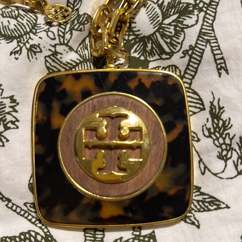 Tory Burch Tortoise Pendant Necklace